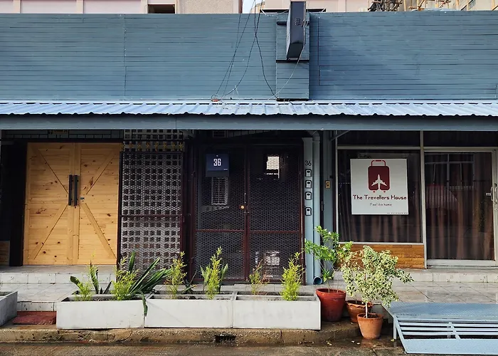 The Travellers House - Pet Friendly Bangkok