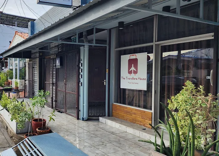 The Travellers House - Pet Friendly 2* Bangkok