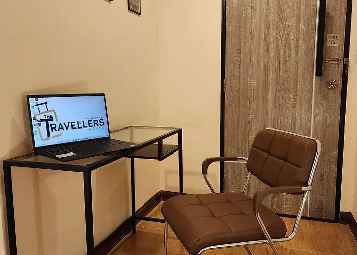The Travellers House - Pet Friendly Bangkok